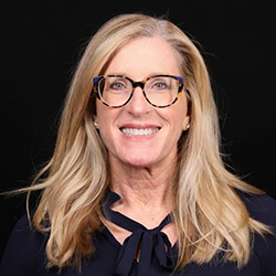 headshot of instructor Kim Osmani